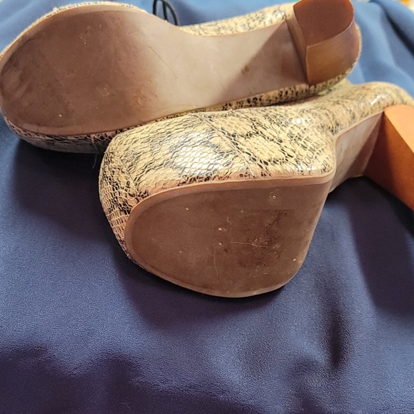 SOLD* jeffrey campbell snakeskin booties - Picture 2 of 6